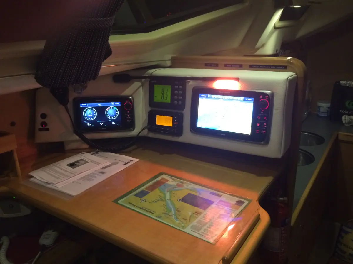 Night navigation during a mile builder sailing trip in the English Channel
